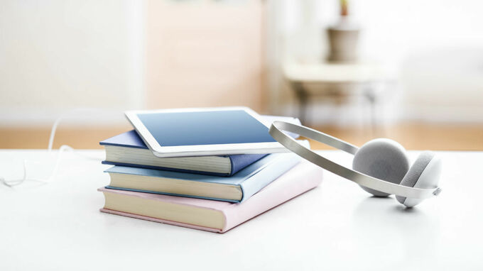 音楽や雑誌　無料で配信　ユニクロ　黒子銘柄に注目