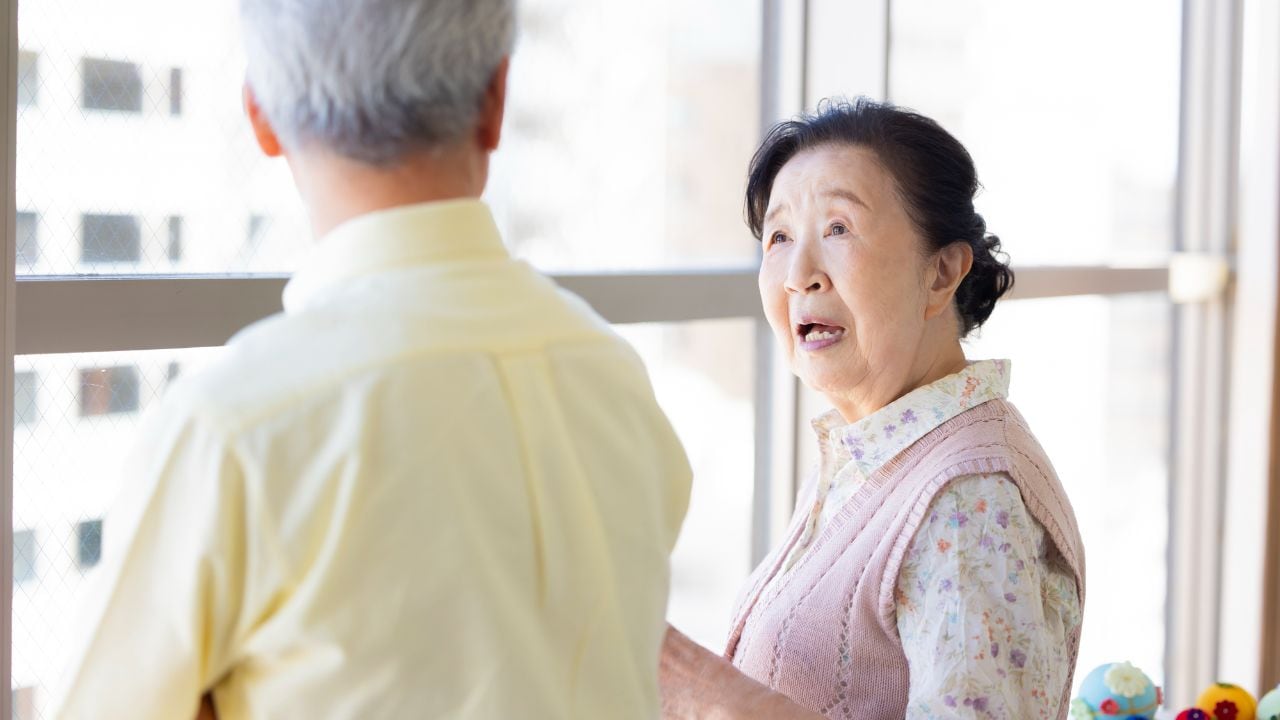 ふざけるな！〈年金月28万円・貯金7,000万円の70代夫婦〉社宅生活30年、満を持して「高級老人ホーム」に入居も、5年後に知った「契約書の落とし穴」