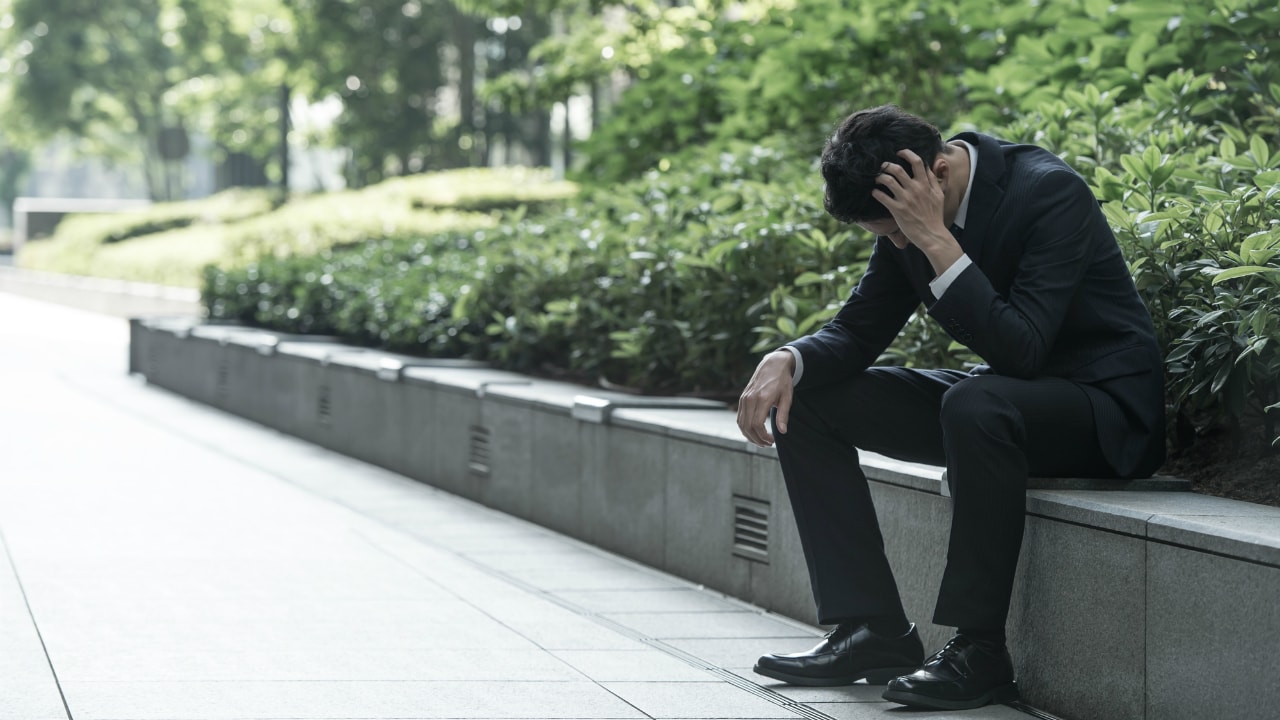 ドライアイによる「目のつらさ」が気持ちに及ぼす影響