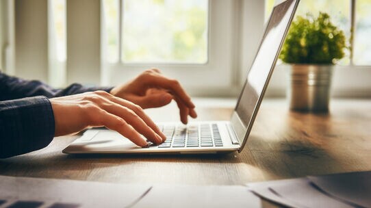 日本企業の広告　窓口集約　 中国テンセント、DACと　小さな記事ですが…