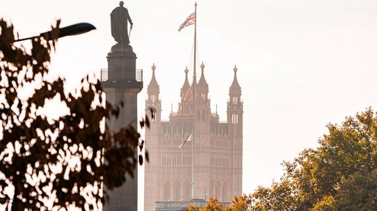 故・エリザベス女王の葬儀、現地はまるで“プロレス会場”…イギリス人の「イメージと違いすぎる」国民性【元国連職員が暴露】