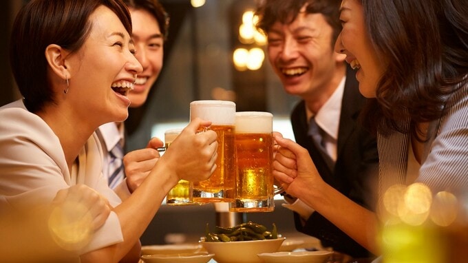 えっ…アルコールに頼る若者が増加？医師が教える「お酒の本当の“適量”」とは