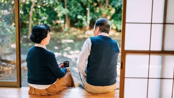 「幸せそうに見えるでしょうが…」〈年金25万円・貯金4,000万円〉旅行も外食も楽しんだ60代夫婦が語った“セカンドライフ最大の後悔”