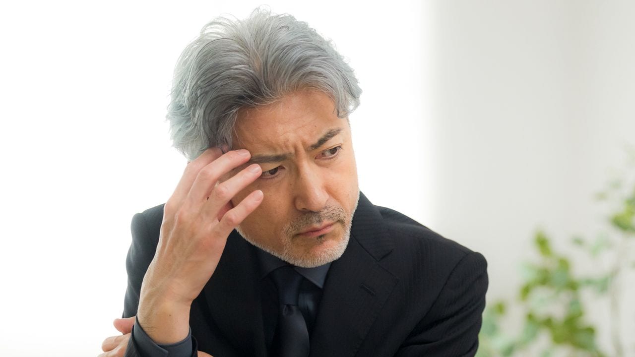 もう逃げたい…月収48万円・定年目前の59歳会社員、新NISAの誤算「定期預金のままでよかった」