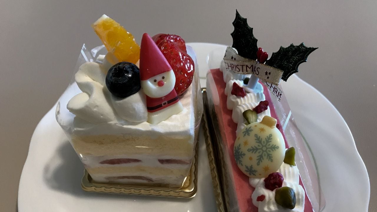 な、なにやってんだ…年収350万円の50歳父、上京した大学生息子から届いた「大企業内定」の吉報がクリスマスに一変。両親を凍らせた「戦慄のひと言」【FPが解説】