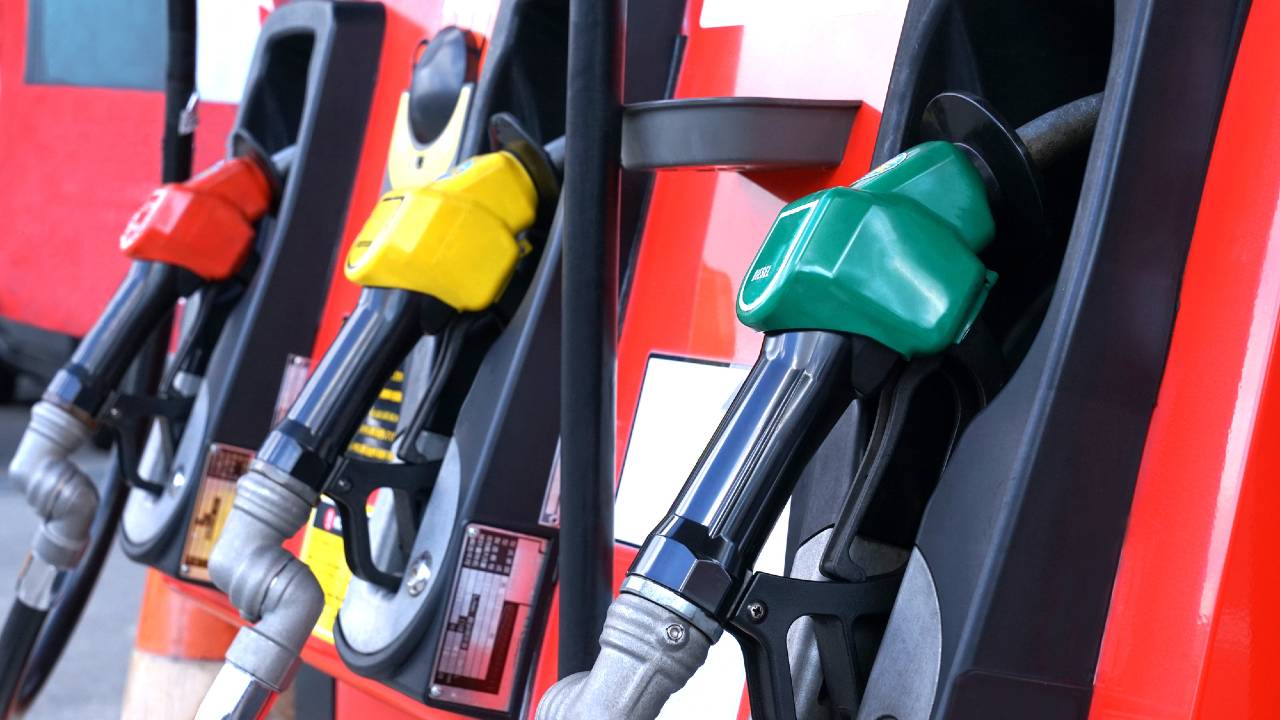 都道府県「ガソリン価格」ランキング…1位と47位で15円もの金額差