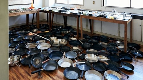 誰よりも料理道具を勉強して、お客様に喜んでもらえる接客をこなし、誰よりも売上をつくっているというおごりが…。（※写真はイメージです／PIXTA）