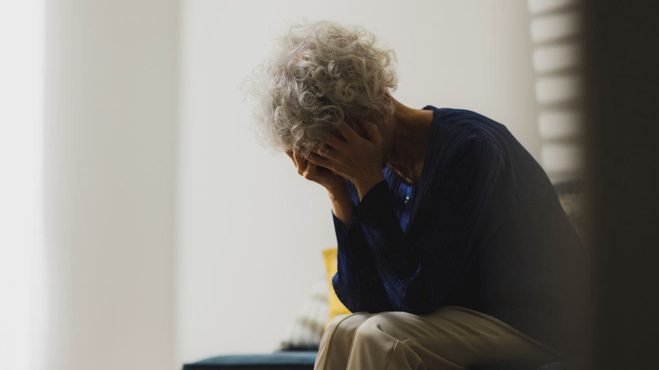 「子育ては失敗です…」月収70万円・82歳母、“家政婦扱い”の老後に絶望。手取り月収21万円「実家暮らし息子（62）」が放った〈まさかのひと言〉