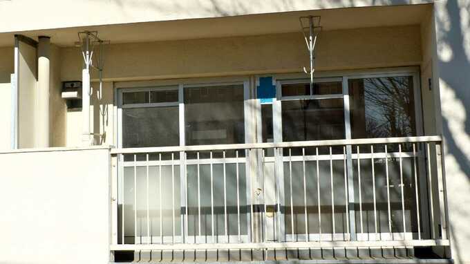 「電話帳から息子の番号を消しました」〈年金月18万円〉75歳男性、団地の一室で下した苦渋の決断