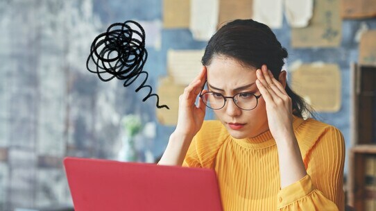 フェイクニュースを簡単に信じる人と信じない人の違い