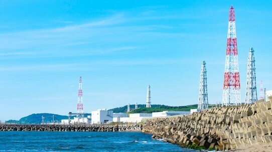 平和と繁栄に利用?田中角栄はなぜ「原子力発電」を推進したか