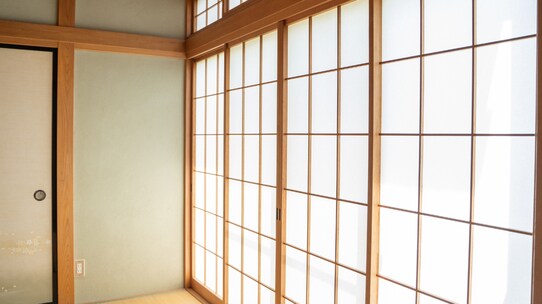 ふすま紙の破れは対象になるのか?アパート入居者「原状回復義務」の実際