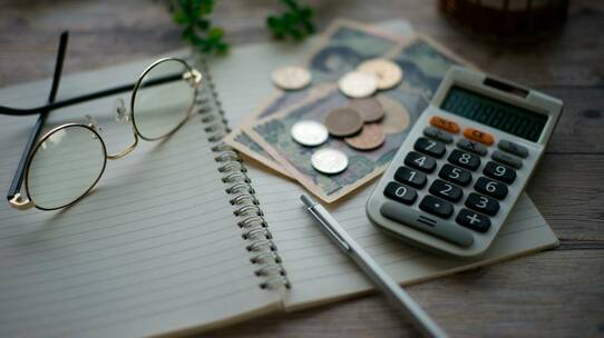 【日本人の賃金】貧しさからの脱却を困難にする「タテ社会」の構造的問題点