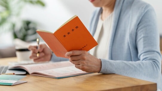 独身年金月額11万円…70歳まで働き、年金繰下げ受給は必須