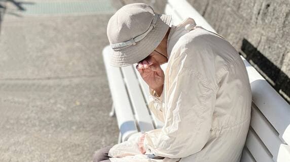 「生きているのがつらい」…生活保護を相談した74歳独居女性、役所で浴びせられた“心ないひと言”に涙