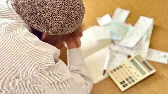 「こんな親不孝があるの…」孫の学費を支えた〈年金月14万円・67歳女性〉が絶句。息子から届いた“まさかの返信”