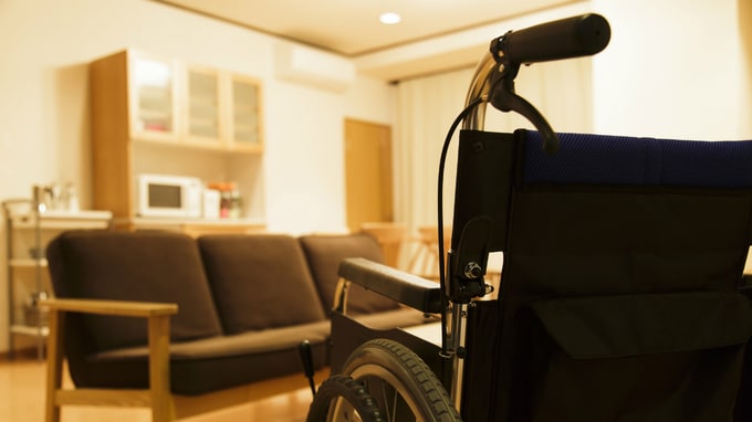 サービス付き高齢者向け住宅　入居時と入居後にかかる費用は？