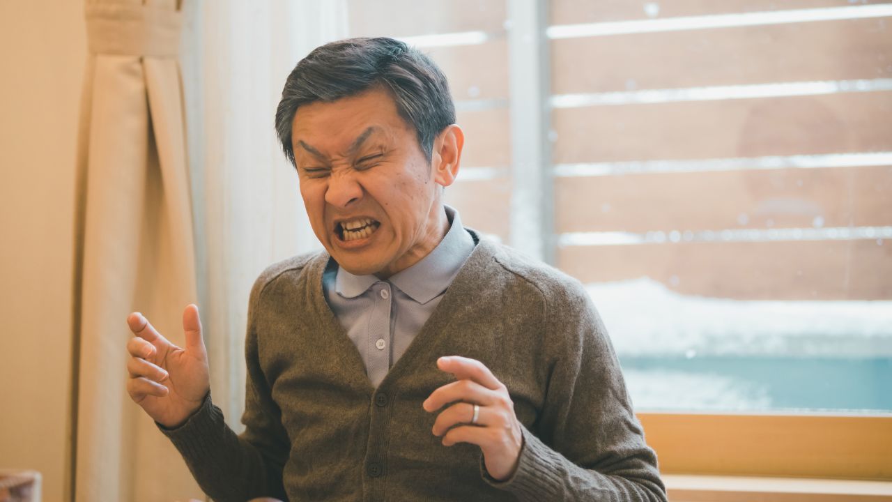 もう限界です…〈年金18万円〉の74歳義父を「月額22万円の老人ホーム」に入居させた52歳嫁の絶望。わずか3ヵ月で義父が自宅に帰ってきた日