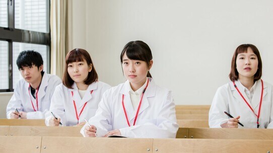 医師試験「大学別合格ランキング2022」1位は全員合格の自治医科大