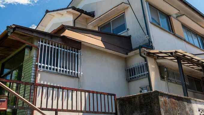 「あの家、まだ売ってなかったの？」〈年金月9万円・78歳母〉空き家だと思っていた一軒家で年間150万円…51歳息子が知らなかった母の3年間