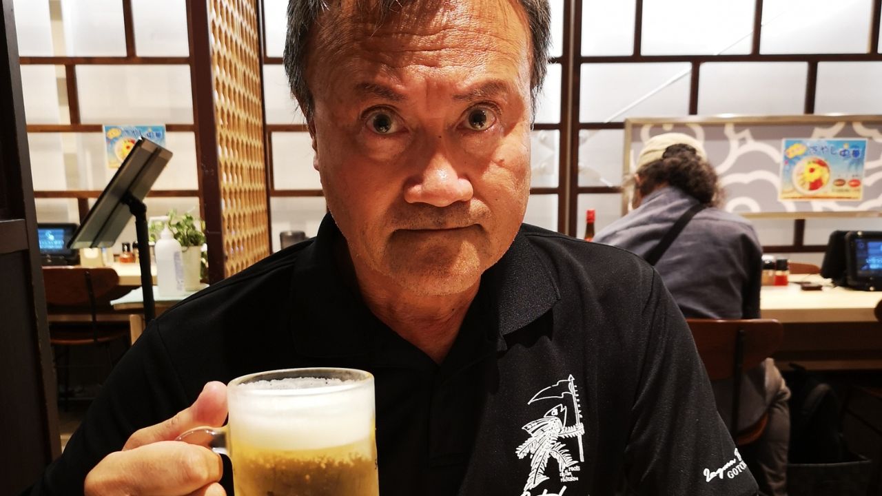 「今日も、地元の友達とぐだぐだ飲んでたら1日が終わっちゃいました」年金月22万円・退職金1,800万円の元会社員67歳夫、定年後、家に居場所なく…。リビングのソファーに鎮座する“鬼”の恐怖