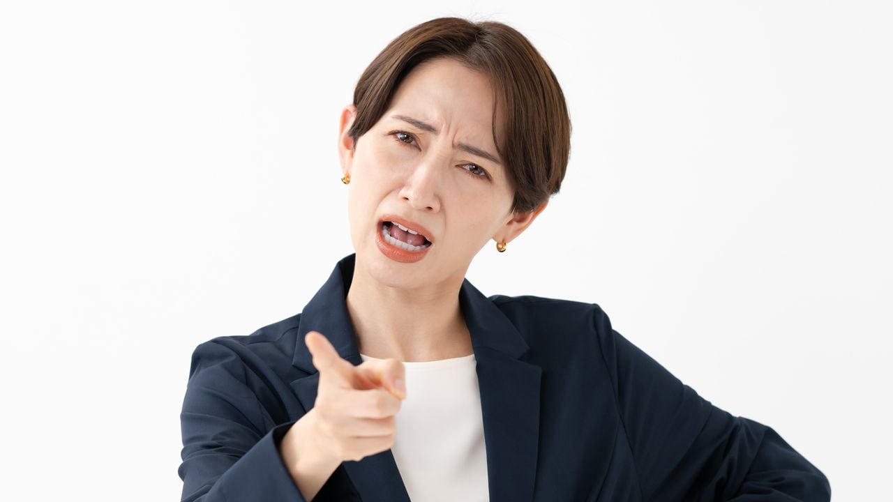 恐ろしい…〈年金月15万円・81歳義父〉の介護費用を聞いた52歳嫁、思わず絶叫した「夫のひと言」