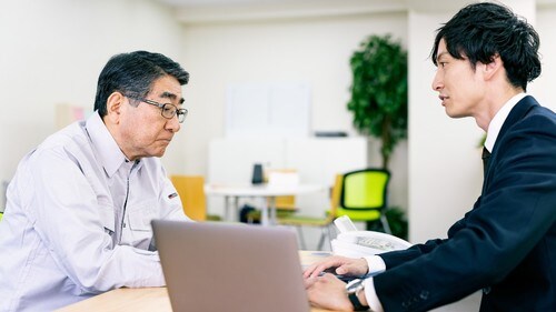 買付証明書には、購入希望価格、手付金、残代金、契約希望日、決済希望日、融資特約の有無等の項目欄がある。（※写真はイメージです／PIXTA）