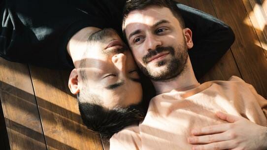 LGBTQ+カップルの相続問題が表面化。パートナーがのこした遺言書を無効にできる、心ない親族の一言。