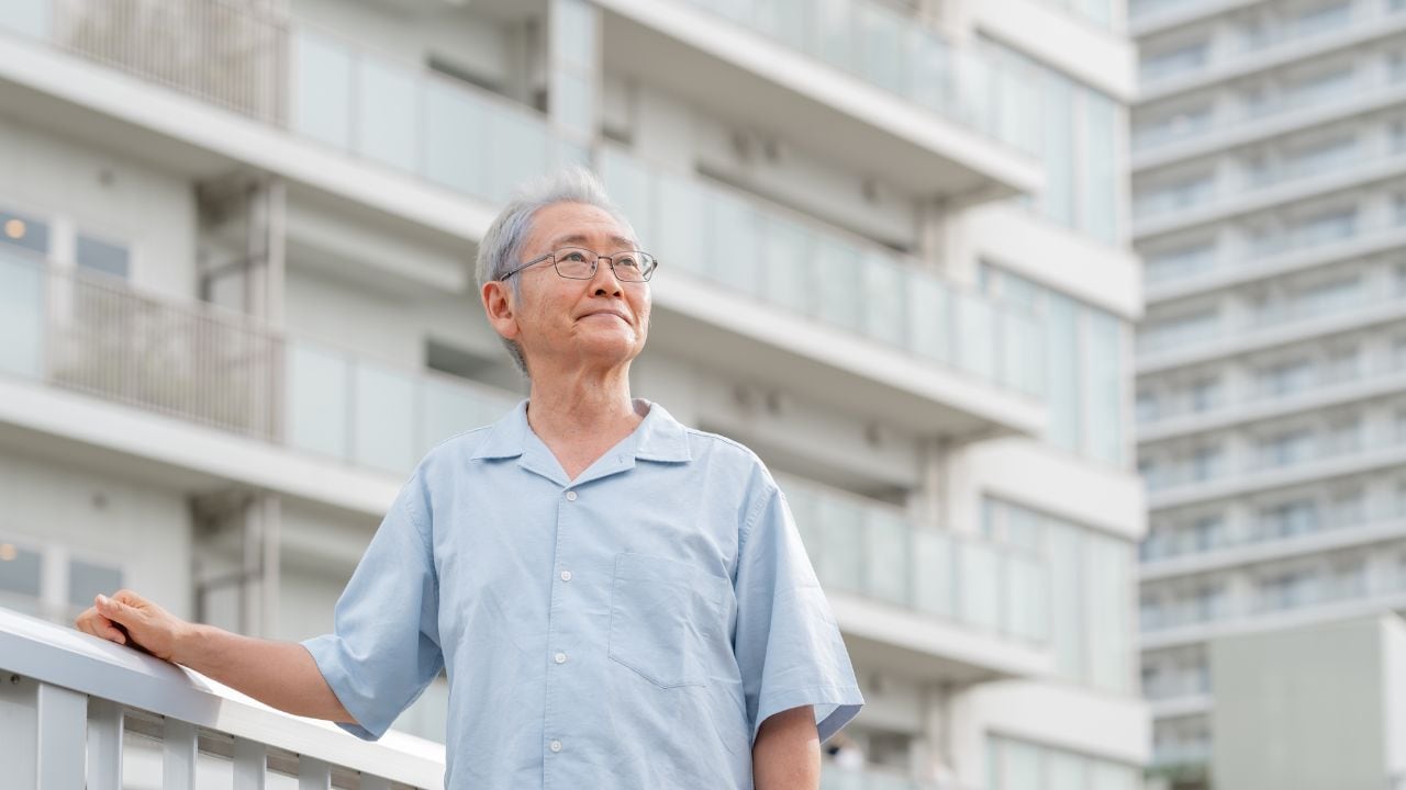 住宅ローン完済なのに暗転…5,800万円で「都心タワマン」を買った68歳夫婦の誤算、「年金生活崩壊」の現実