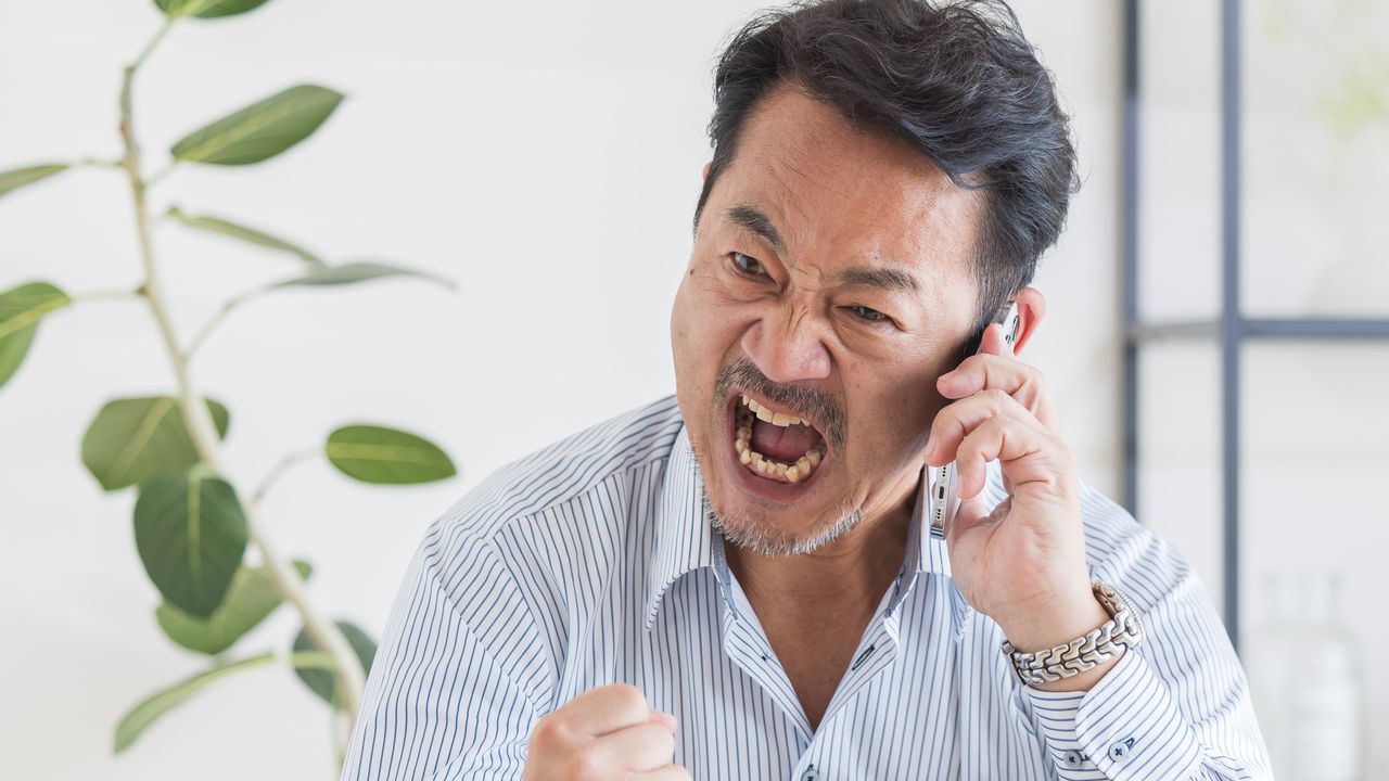 「怒ってごめん、いまさら恥ずかしい…」若手証券外務員を怒鳴りつけた資産7,500万円、“富裕層になりたい”65歳元サラリーマン。翌朝の株価を見て〈痛恨の猛省〉