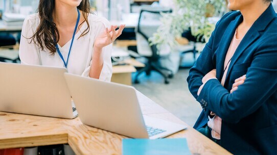 【上司と2人きりのミーティング】アンケート結果で「じっくり話を聞く」ことを部下は求めていないと判明