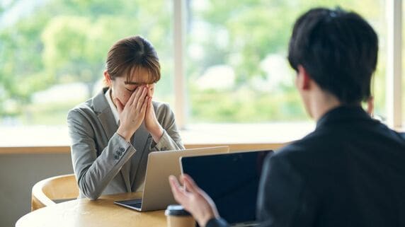 保険代理店「保険はお守りなんです！」ファミレスで熱弁…年収500万円・53歳男性「健康なら元を取れへんやん」と譲らない激論の行方【1級FPが「民間保険の存在意義」を解説】