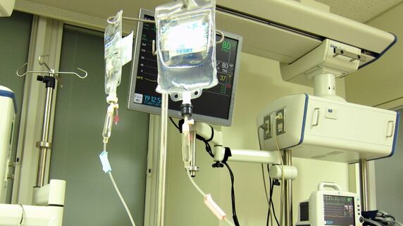 こんな人生で終わりたくない…集中治療室で味わった後悔と恐怖。年収約850万円・52歳会社員「老後資金4,800万円」を貯めこむ代わりに失っていた「大切なもの」【CFPの助言】