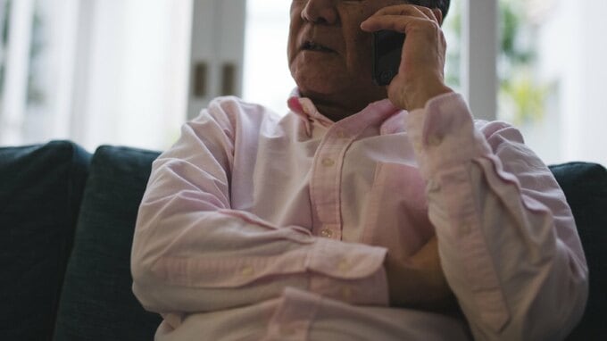「こんなの聞いてない…」68歳妻が通帳を見て凍りつく。年金月18万円・貯金3,000万円の老後を崩した〈夫の一本の契約電話〉