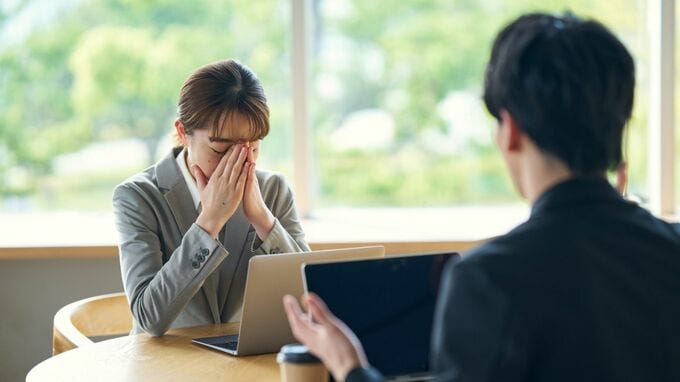 保険代理店「保険はお守りなんです！」ファミレスで熱弁…年収500万円・53歳男性「健康なら元を取れへんやん」と譲らない激論の行方【1級FPが「民間保険の存在意義」を解説】