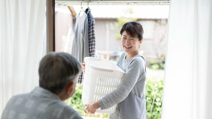 「退職金も入ったし、これからは“自分のことは自分で”」年金240万円の60歳定年夫、40年連れ添った専業主婦妻からの『卒婚宣言』に、思わず返した“取り返しのつかない一言”【FPが解説】