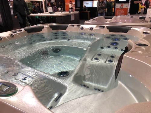 ［写真3］ジャグジーの内部構造の一例