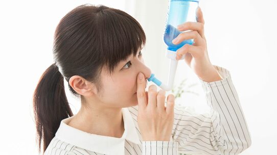 オミクロン株対策としての「鼻うがい」のススメ【医師が解説】