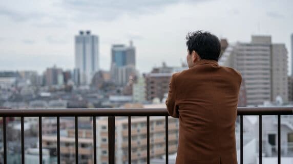 努力だけじゃどうにもならなかった。年収340万円・就職氷河期に泣いた47歳会社員、老親の介護で再び立ち止まる…“報われない時代”の果てに