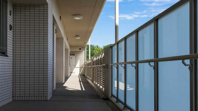 廊下、集会室…マンション「共用部分」の所有権は誰にある？