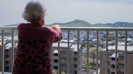 女性のほうが長生きする傾向にあるから、老後資金を考えないといけない