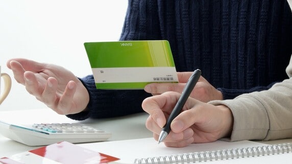 共働きなのに「100万円程度しか貯金ができない夫婦」に共通する特徴