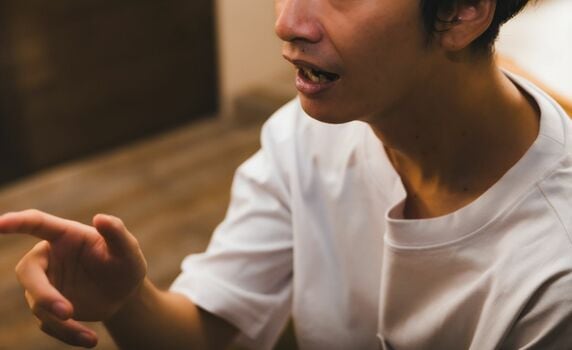 ちょっと注意をしただけなのに…「労基に行く」「弁護士に訴える」とキレる部下。上司が取るべき“逆パワハラ対策”とは