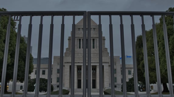 政府の信用が揺らぎ、株・債券・通貨の〈トリプル安〉で国民は生活苦に…過去の「類似事例」が語る、1ドル＝170円突破の可能性を孕む「高市ショック」の危険シナリオ【国際金融アナリストが警鐘】