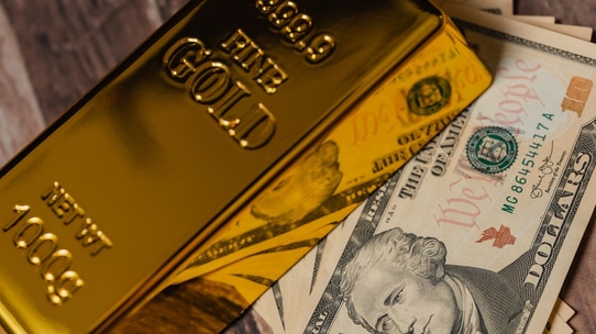 年明け「5,000ドル突破」の可能性も…FRB利下げと世界の債務増加が後押し、2026年の「金市場」展望