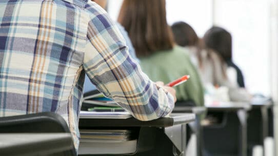 医学部受験…合否は「親の動き」が決める？