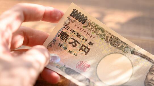インフレと円安は1万円から投資できる不動産クラウドファンディングを始める好機か?
