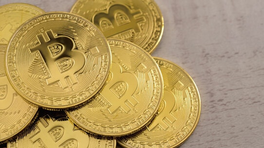仮想通貨マイニング事業における「2つの投資戦略」