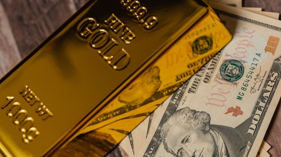 年明け「5,000ドル突破」の可能性も…FRB利下げと世界の債務増加が後押し、2026年の「金市場」展望