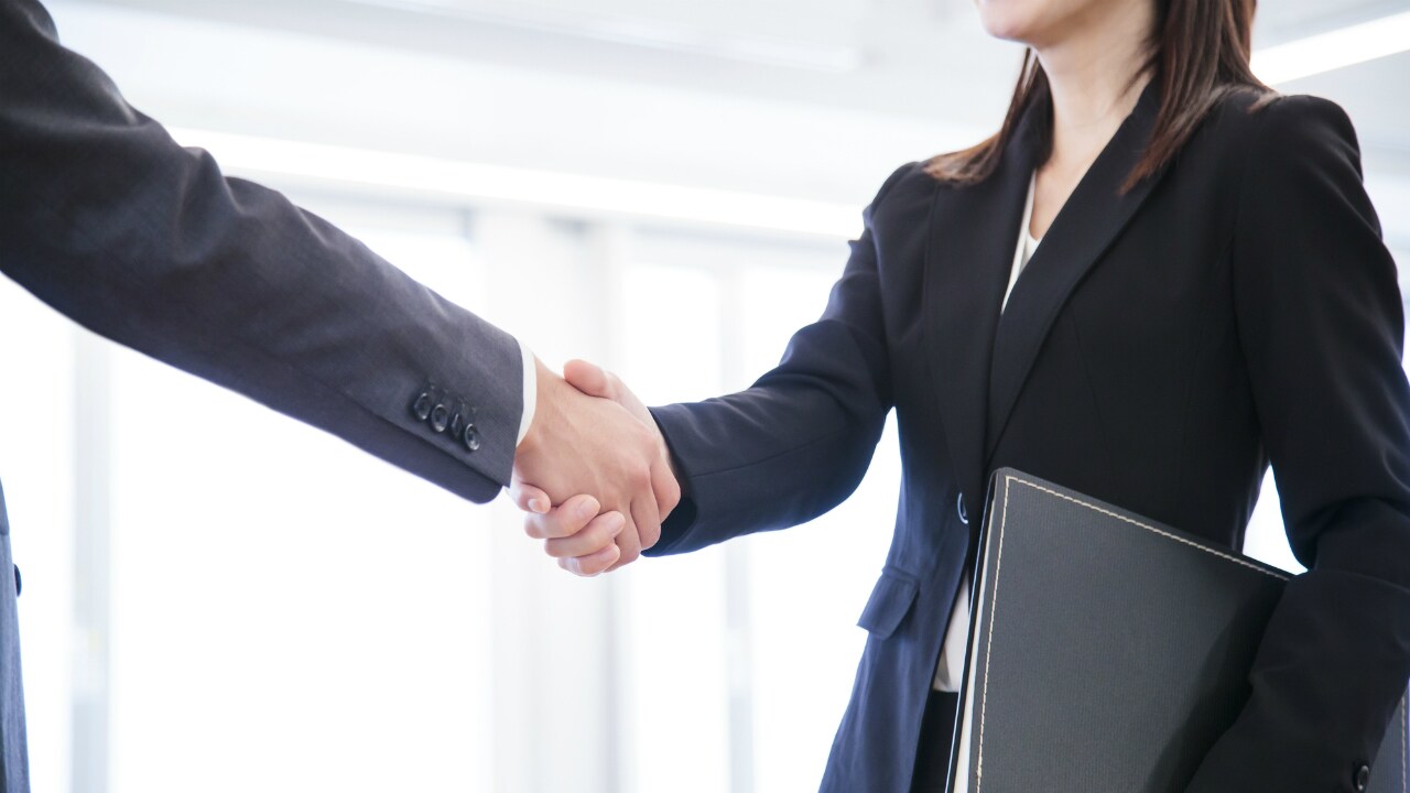 会社の売却・・・非上場株式を同族株主間で譲渡する際の注意点